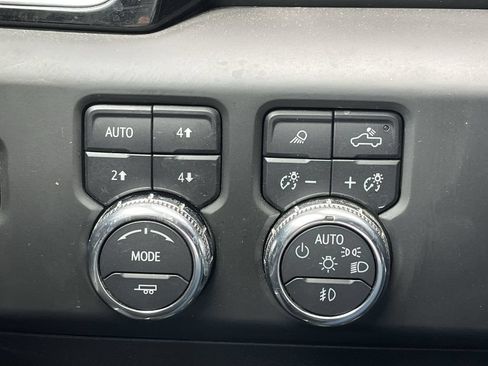 Used 2023 GMC Sierra 1500 Denali AWD/4WD image 28