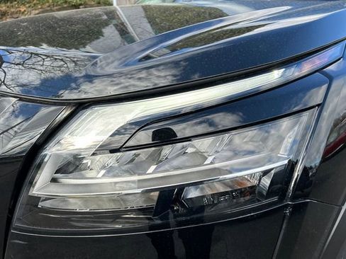 Certified 2023 Nissan Pathfinder SL w/ Black Appearance Package AWD/4WD image 7