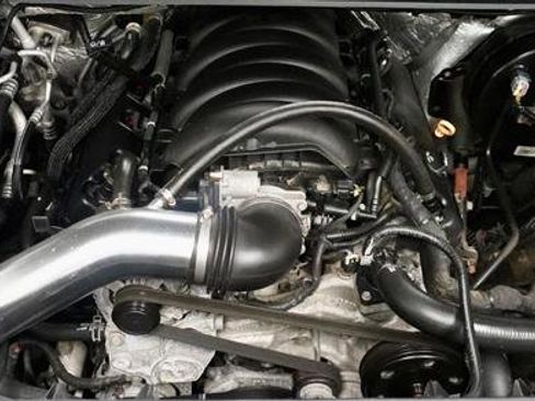 Used 2018 Chevrolet Suburban LT w/ Z71 Midnight Edition image 38