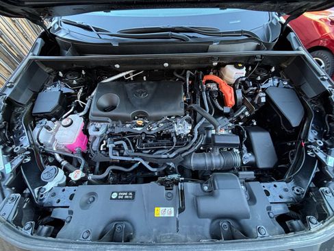 Used 2025 Toyota RAV4 LE image 31