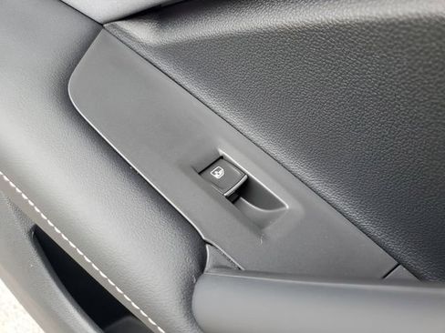 New 2026 Volkswagen Tiguan SE R-Line FWD image 14