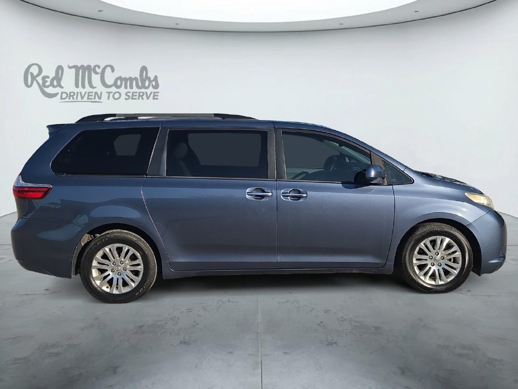 Used 2017 Toyota Sienna XLE FWD image 6