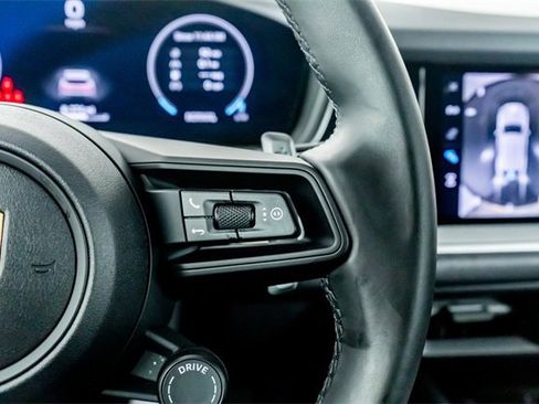Used 2025 Porsche Cayenne image 16