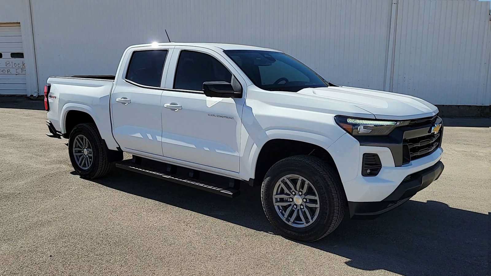 New 2026 Chevrolet Colorado LT w/ LT Convenience Package AWD/4WD image 2