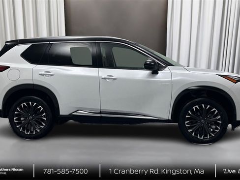 Used 2026 Nissan Rogue Platinum w/ Platinum Premium Package image 4