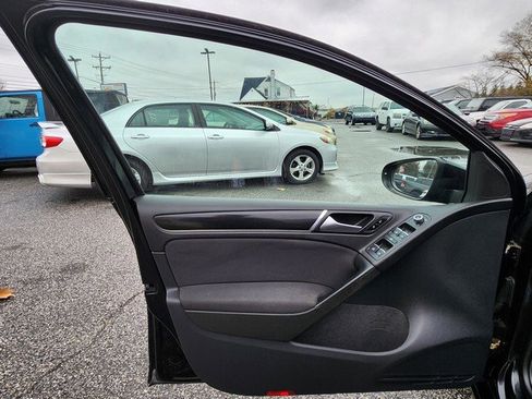 Used 2013 Volkswagen Golf 4-Door image 9