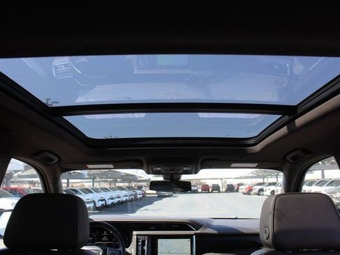 Used 2022 GMC Yukon Denali image 21