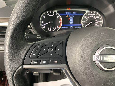 Used 2023 Nissan Altima 2.5 SV FWD image 19
