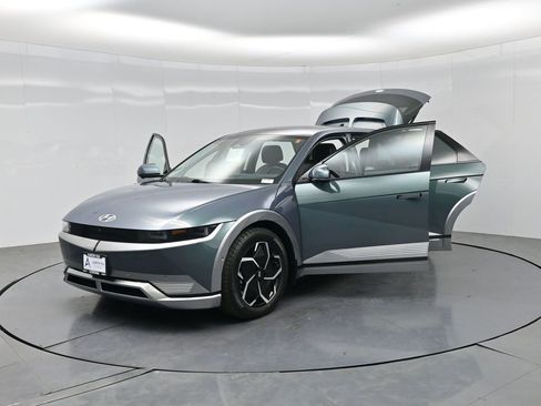 Used 2024 Hyundai Ioniq 5 Limited image 31