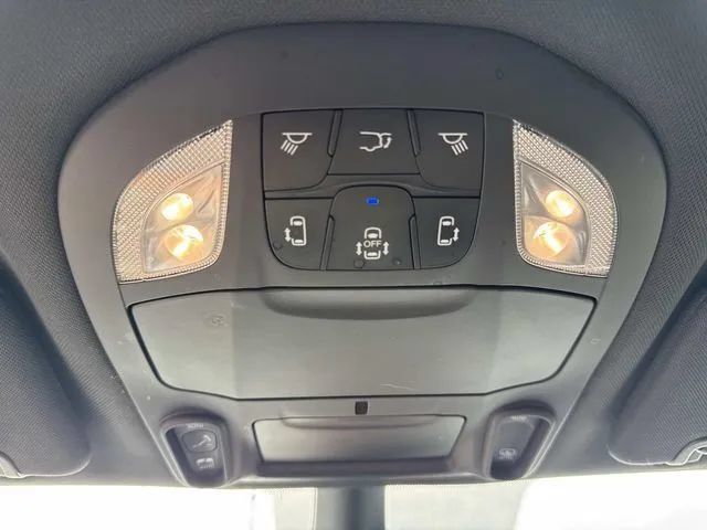 Used 2025 Chrysler Pacifica Limited FWD image 46