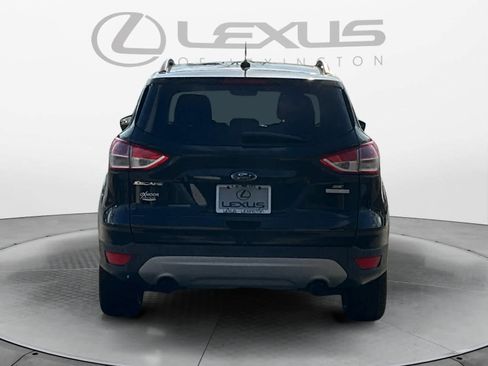 Used 2016 Ford Escape SE w/ Equipment Group 201A image 4