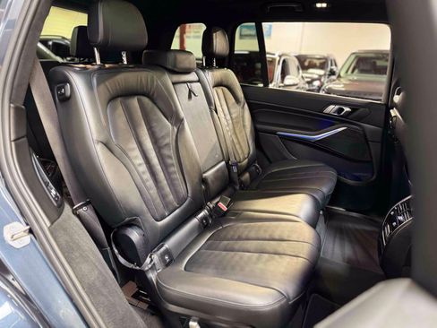 Used 2022 BMW X7 xDrive40i w/ M Sport Package AWD/4WD image 40