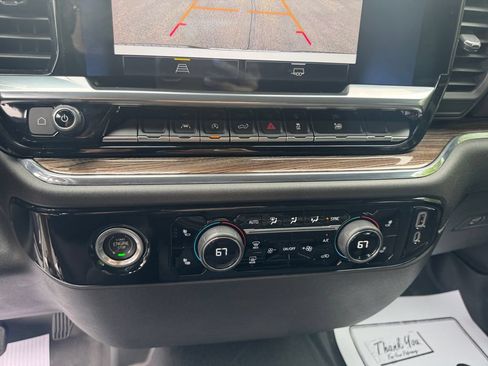 Used 2023 Chevrolet Silverado 1500 LT AWD/4WD image 19