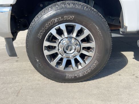 Used 2020 Ford F250 Lariat w/ Lariat Value Package image 11