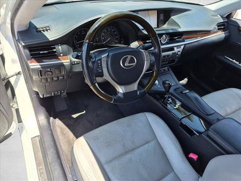 Used 2013 Lexus ES 350 w/ Luxury Pkg FWD image 9
