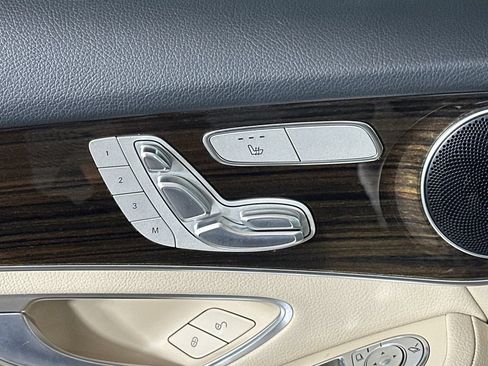 Certified 2022 Mercedes-Benz GLC 300 image 11