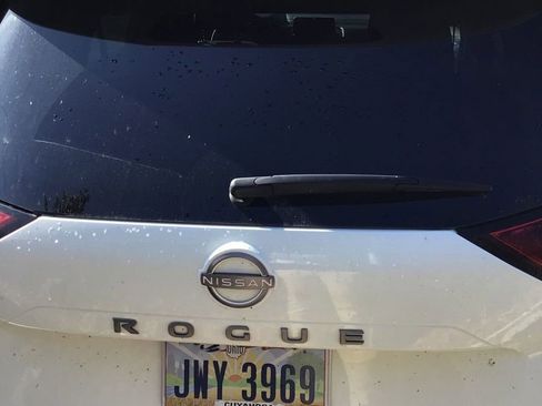 Used 2024 Nissan Rogue S image 5