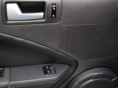 Used 2006 Ford Mustang GT Premium image 22