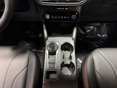 Certified 2025 Ford Escape ST-Line Elite w/ Premium Technology Package AWD/4WD image 24