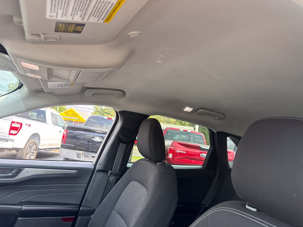 Used 2025 Ford Escape Active AWD/4WD image 23