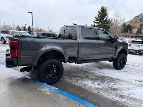 New 2026 Ford F250 Lariat w/ Black Appearance Package image 34