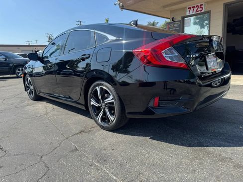 Used 2018 Honda Civic EX image 7
