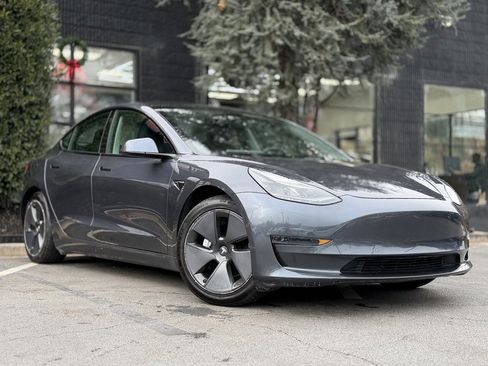 Used 2021 Tesla Model 3 Standard Range Plus image 8