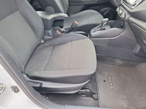 Used 2024 Nissan Kicks S image 28