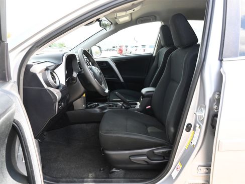 Used 2017 Toyota RAV4 LE image 17