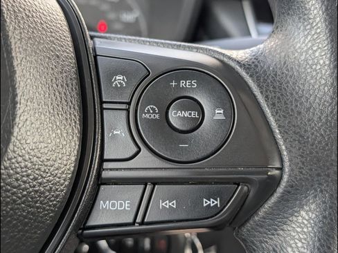 Used 2025 Toyota Corolla LE image 16