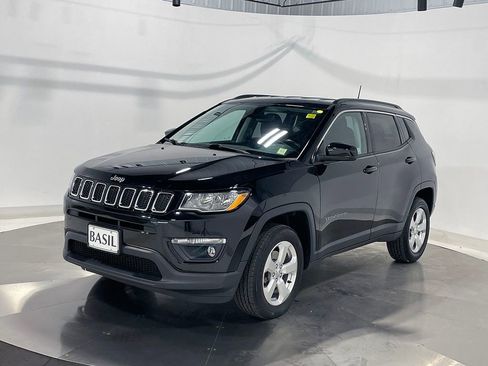 Used 2020 Jeep Compass Latitude w/ Cold Weather Group AWD/4WD image 8