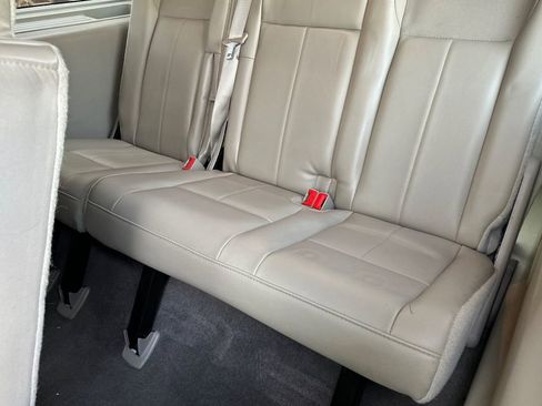 Used 2013 Ford Expedition Limited RWD image 15
