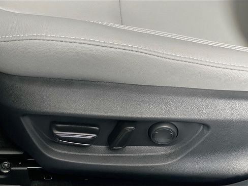 Used 2026 Toyota Camry SE FWD image 15