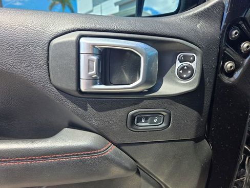 Used 2020 Jeep Gladiator Rubicon image 16