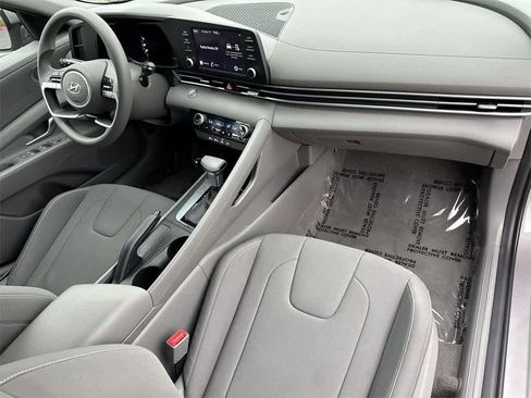 Used 2023 Hyundai Elantra SEL image 41