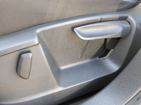 Used 2017 Volkswagen Tiguan S image 26