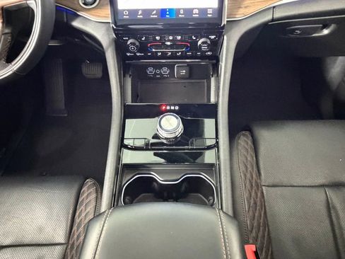 Used 2023 Jeep Grand Cherokee L Summit w/ Luxury Tech Group V image 17