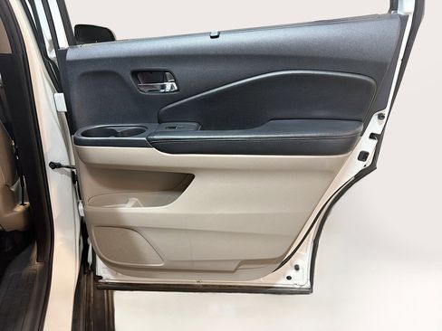 Used 2016 Honda Pilot Elite image 34