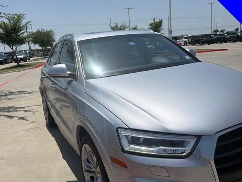 Used 2018 Audi Q3 2.0T Premium Plus w/ Premium Plus Package FWD image 2
