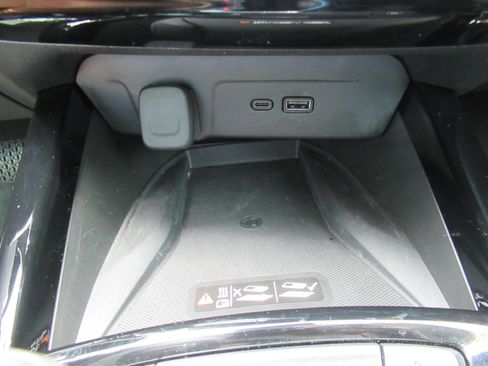 Used 2025 Chevrolet Trax LT w/ Sunroof Package FWD image 28