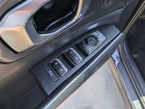 Certified 2025 Kia Sorento S FWD image 20