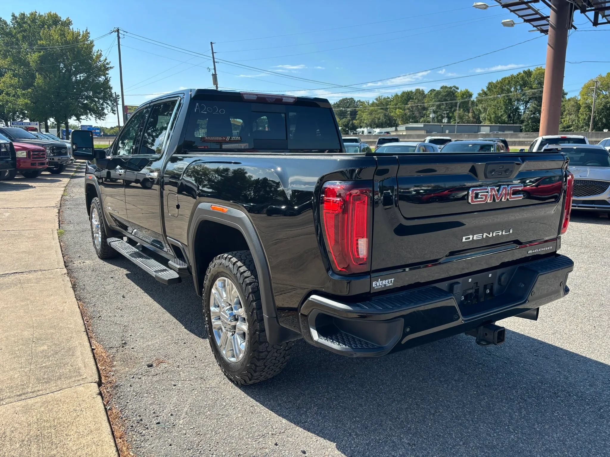 Used 2021 GMC Sierra 2500 Denali w/ Denali Ultimate Package AWD/4WD image 3
