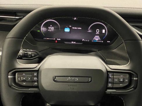 New 2026 Jeep Cherokee Overland w/ Trailer Tow Group image 16