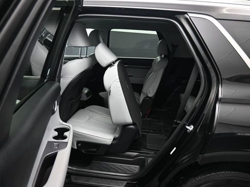 Used 2024 Hyundai Palisade SEL FWD image 41