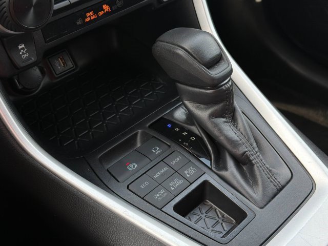 Certified 2025 Toyota RAV4 LE AWD/4WD image 22