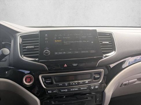 Used 2022 Honda Pilot Touring image 12