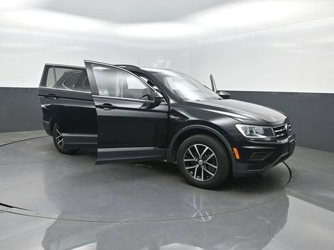 Used 2021 Volkswagen Tiguan SE AWD/4WD image 37