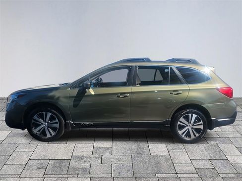 Used 2018 Subaru Outback 3.6R Limited image 4