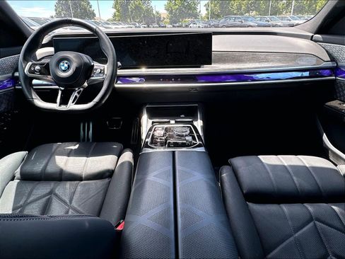 Used 2024 BMW i7 M70 AWD/4WD image 10