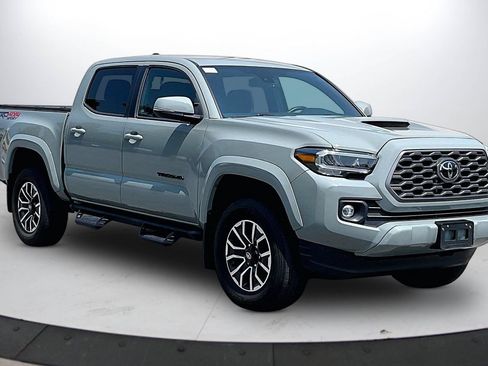 Used 2023 Toyota Tacoma TRD Sport AWD/4WD image 2